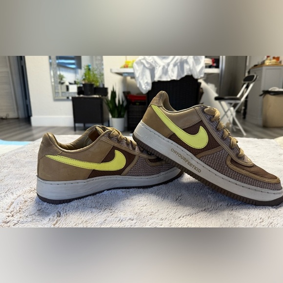 DS Nike x Undefeated 2006 OG Air Force
1 Insideout Priority Canteen 9
AUTHENTIC - Picture 12 of 16